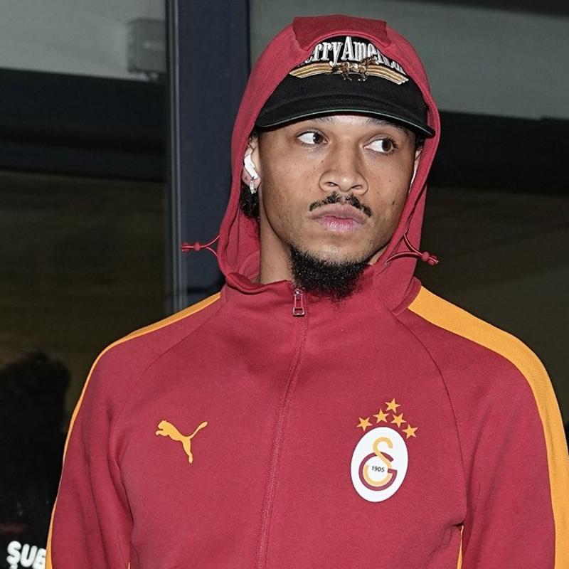 Galatasaray kafilesi, Antalya'ya ulat