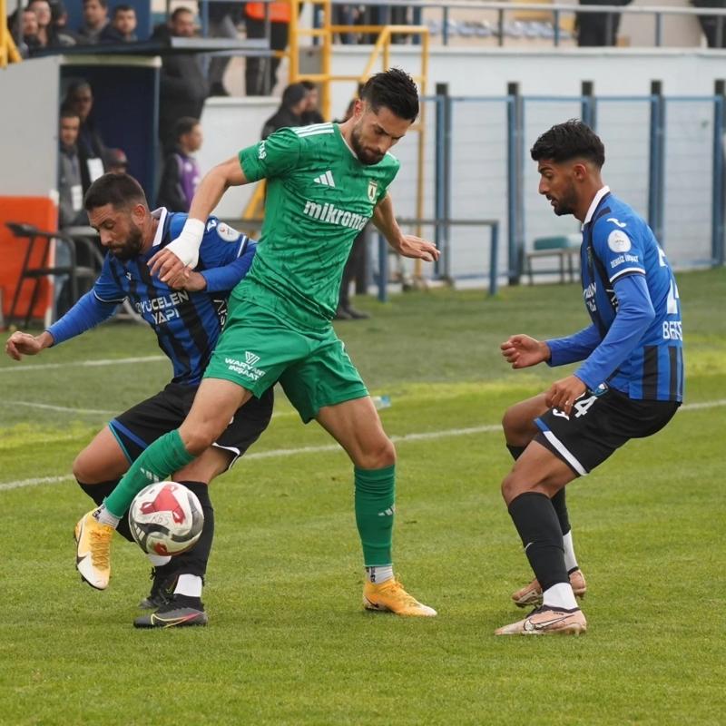 Mulaspor Karacabey'i yenerek zirveyi kapt