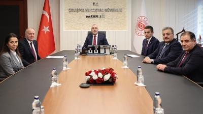 Asgari �crette zam pazarl���! Komisyonun ilk toplant�s� sona erdi