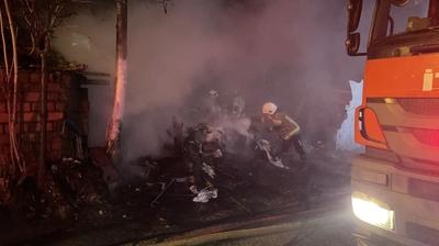 Bursa'da gece saatlerinde yangn panii! 1 yaral