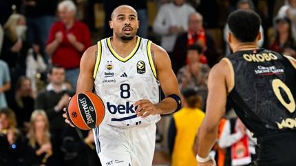 Fenerbahe pes etmedi! 17 say geriden gelerek kazand