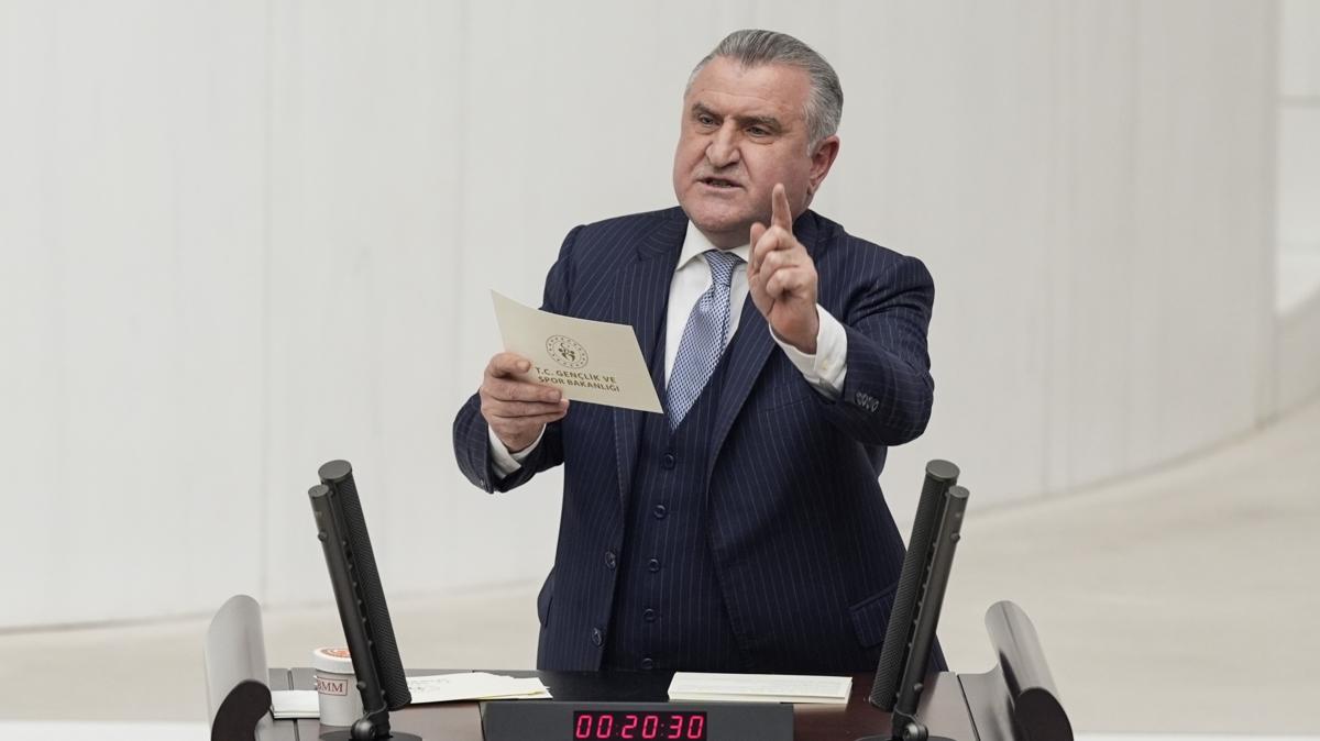 Genlik ve Spor Bakan Osman Akn Bak spor fotoraflar resimleri