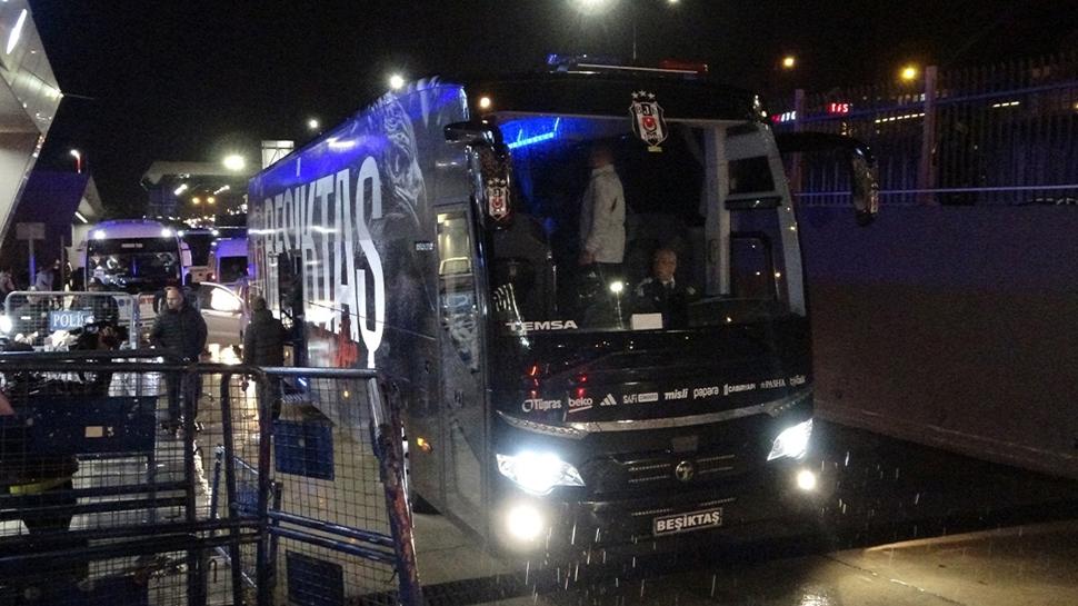Beşiktaş kafilesi, kritik derbi öncesi Trabzon'da
