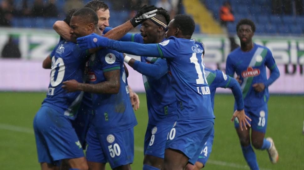 Çaykur Rizespor evinde 3 golle kazandı
