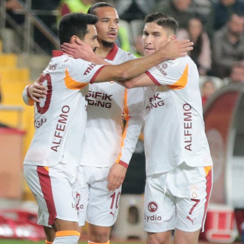 Leroy Sane u�u�a ge�ti! Damgas�n� vuruyor