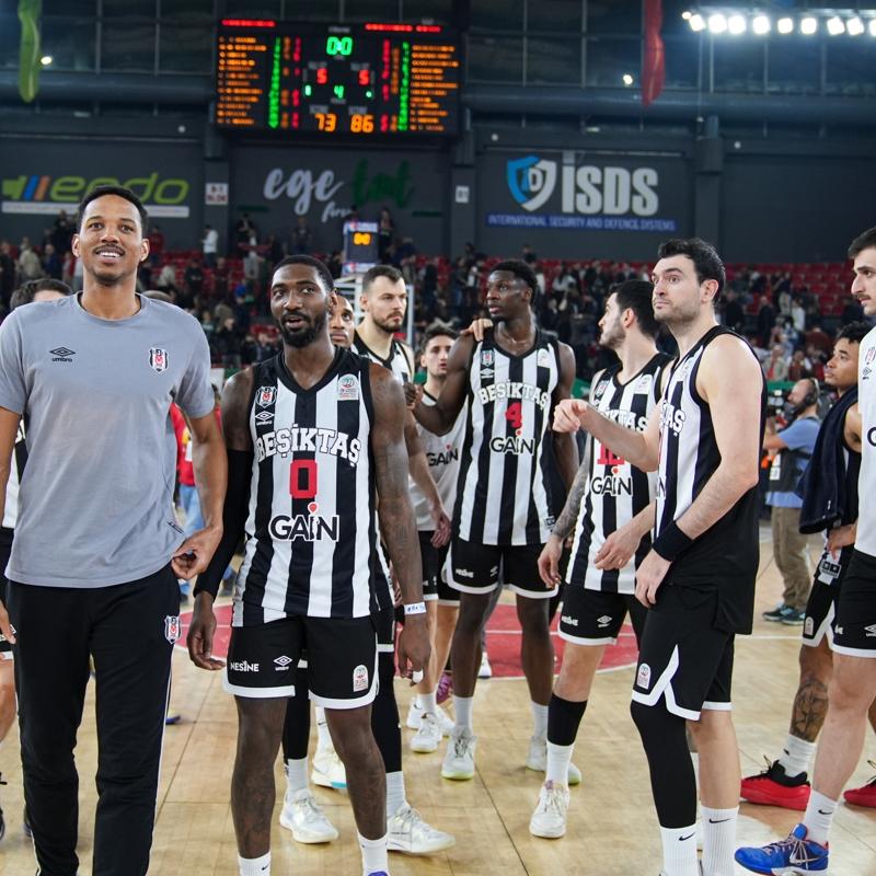 Beikta GAN'den tarihi performans