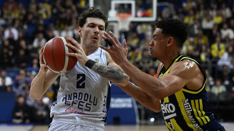 Fenerbahçe Beko evinde Anadolu Efes'i uzatmada yıktı