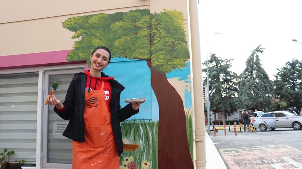 Minik hastalar moral buldu... Cerrahpaşa Çocuk Acil'in duvarları sanatla buluştu!