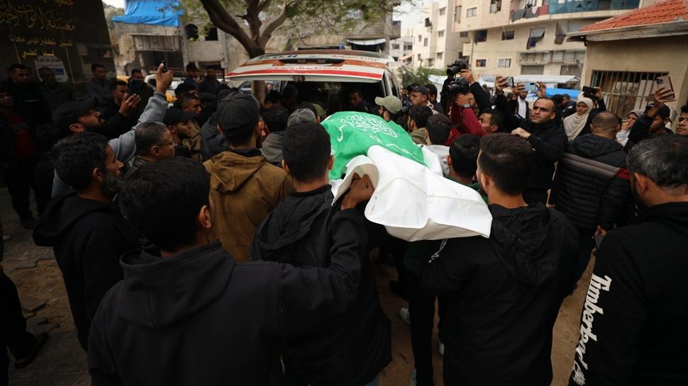 Soykırımcı İsrail ateşkes dinlemiyor: Gazze'de şehit sayısı 71 bine yaklaştı