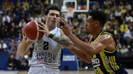 Fenerbah�e Beko evinde Anadolu Efes'i uzatmada y�kt�