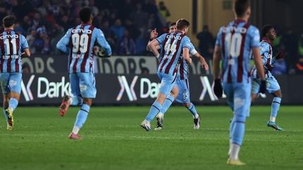 Trabzonspor'dan ma� sonu payla��m! 'Ayakta kalarak sava�maya devam edece�iz'