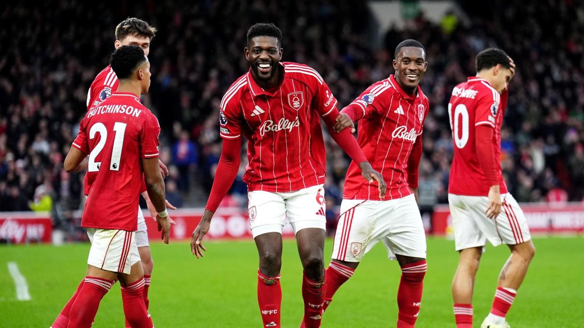 Nottingham Forest Premier Ligin Tottenham ma�� foto�raflar� resimleri