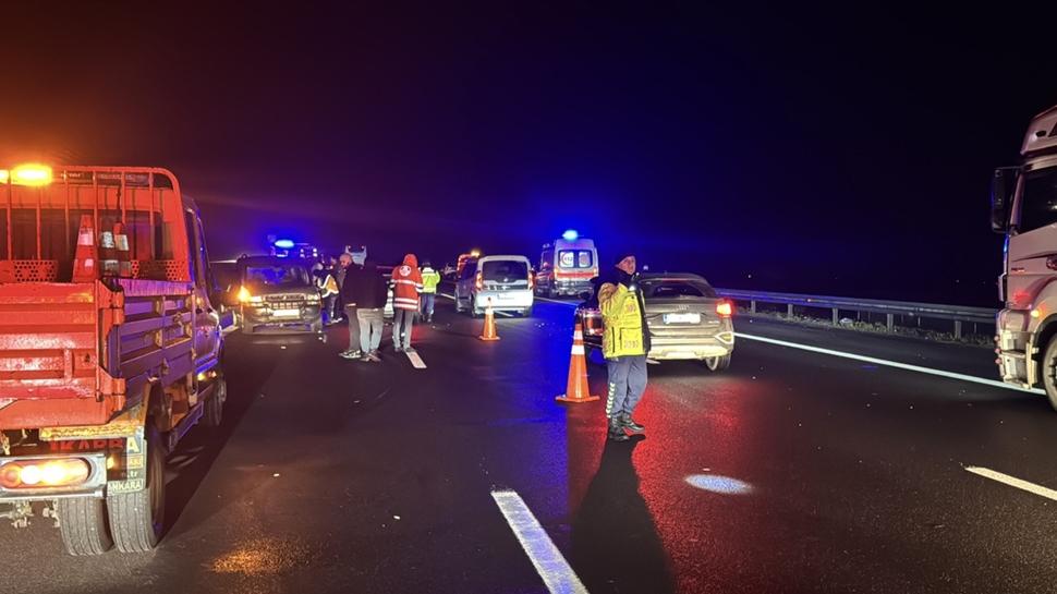 Anadolu Otoyolu'nda zincirleme kaza: 9 yaralı