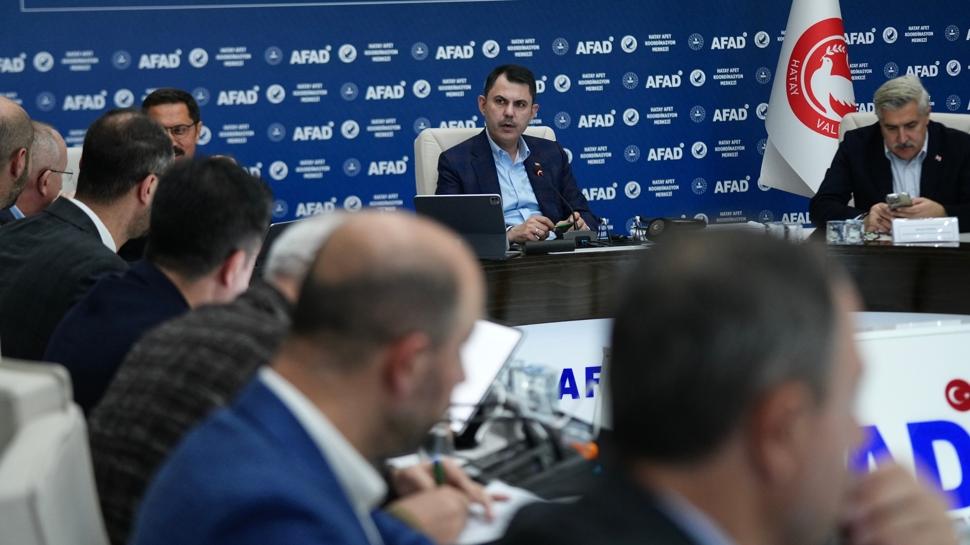 CHP'li Topal'dan deprem bölgesindeki çalışmalara övgü: Bu kadar konutun kısa sürede yapılmasını beklemiyordum