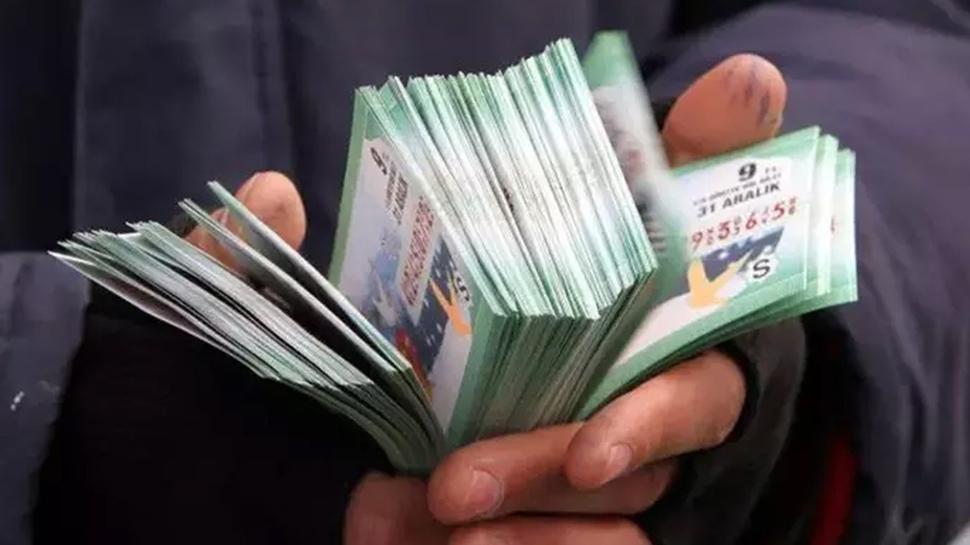 İstanbul Valiliği'nden yılbaşı öncesi genelge: Cami önlerinde piyango satışı yasak