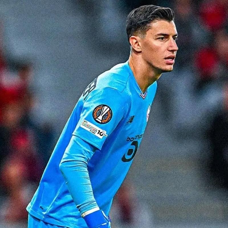 �talyan devi pe�ine d��t�! Berke �zer'e s�rpriz talip