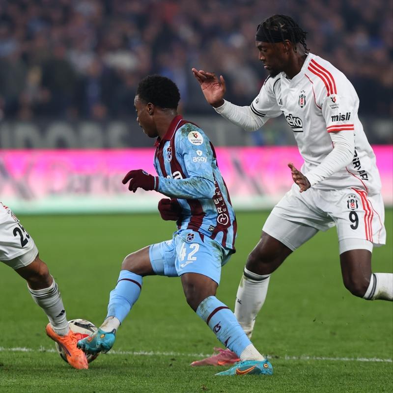 Kartal'� k�rm�z� F�rt�na'y� direk yakt�