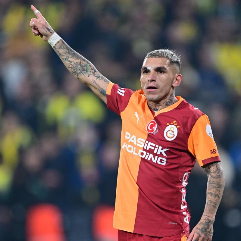 Ayr�l�k karar�! Galatasaray'�n y�ld�z� tek hamleyle bitirdi