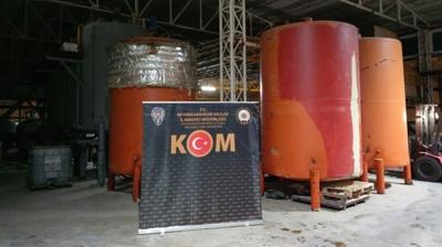 Ka�ak akaryak�t tesisine operasyon! Tonlarca ele ge�irildi