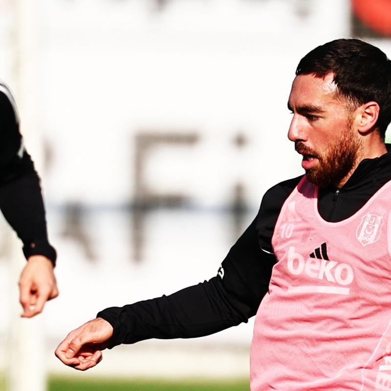 Be�ikta�, Rizespor mesaisine ba�lad�