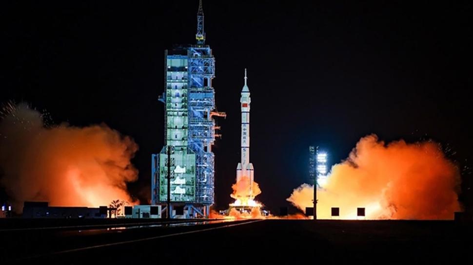 Çin "Zıyüen III-04" uydusunu fırlattı