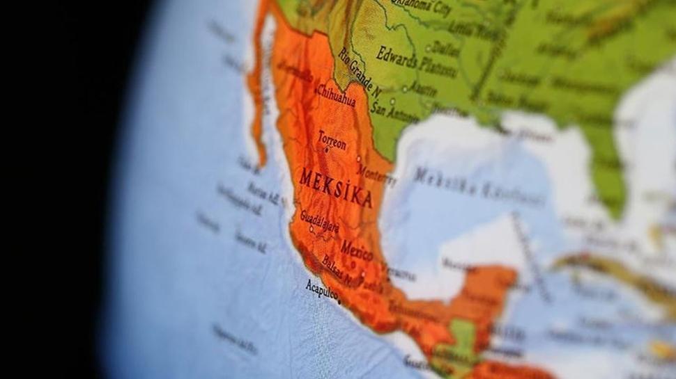 Meksika'da uçak düştü: Çok sayıda ölü var