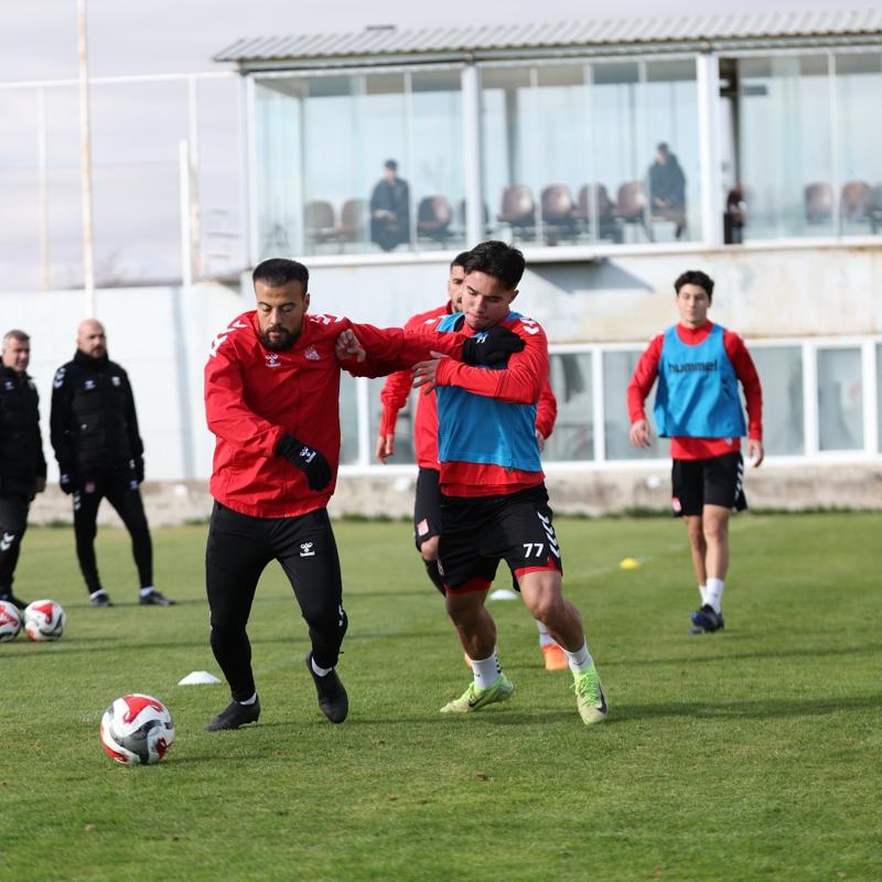 Sivasspor rakibi I�d�r FK'ya haz�rlan�yor