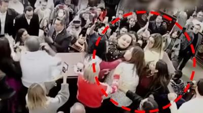 Kent meclisinde sa� ba� yolma kavgas�! �ki parti �yeleri birbirine girdi