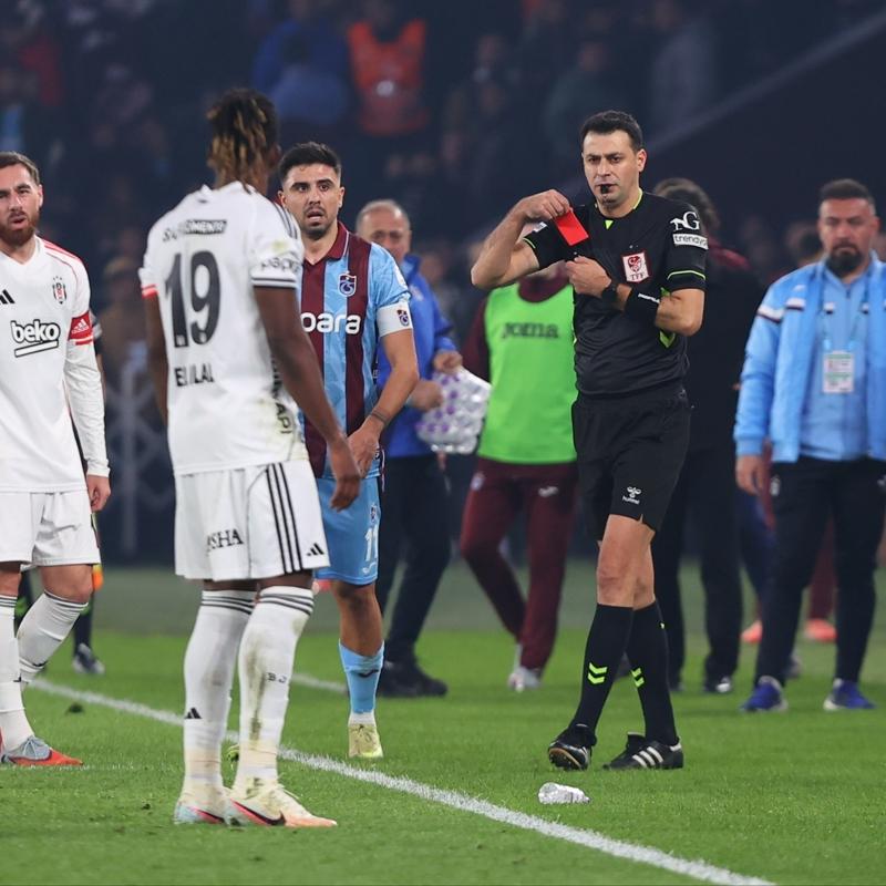 VAR kay�tlar� a��kland�! Derbideki k�rm�z� kart pozisyonu...