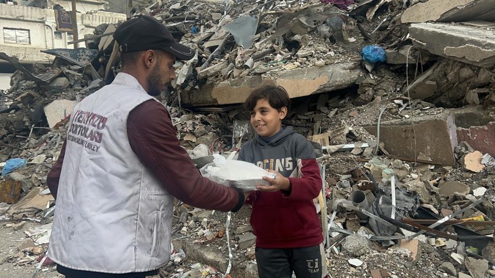 Yeryüzü Doktorları Sağlık Merkezi Han Yunus'ta Yeniden Umut Olmaya Başladı