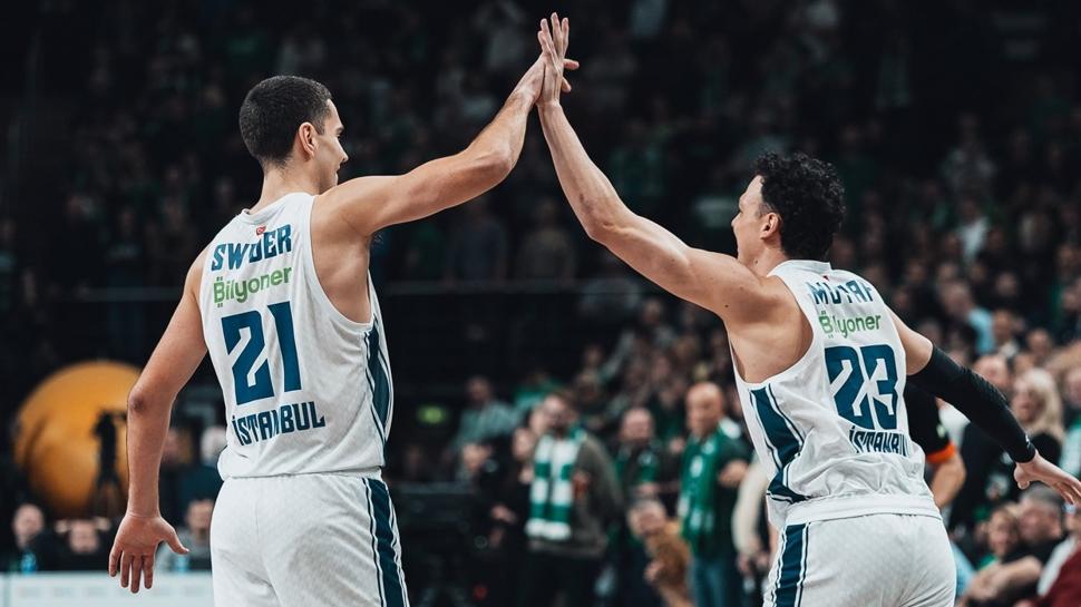 Anadolu Efes'ten Litvanya deplasmanında kritik galibiyet