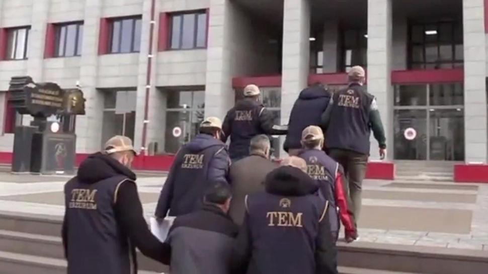 FETÖ'nün kamu yapılanmasına operasyon! 19 şüphelinin peşine düşüldü