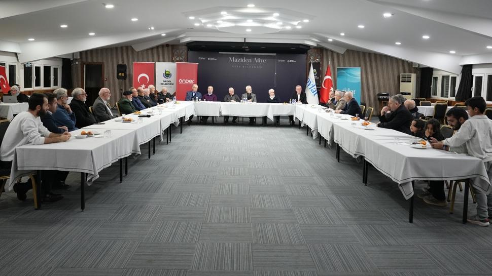 İmam hatip okullarının ilk mezunları ve hocaları, Maziden Atiye Vefa Buluşmasında bir araya geldi