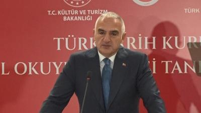 Bakan Ersoy yeni proje mesaj�: 'Tarih s�k�c� ve anla��lmazd�r' alg�s�n� k�racak