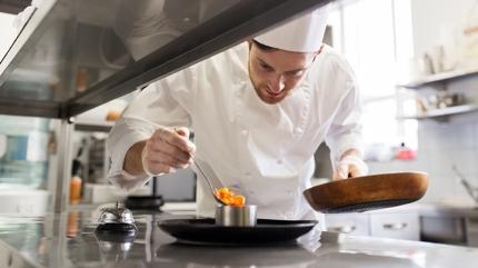 Mutfak �efleri neden beyaz giyer? Me�er arkas�nda �ok �a��rt�c� bir sebep varm��