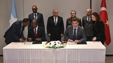T�rkiye ile dost �lke aras�nda imzalar at�ld�... O b�lgeye eri�im sa�lanacak