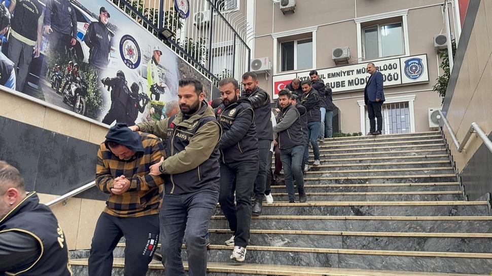 6 ilde "change" otobüs operasyonu: 19 gözaltı