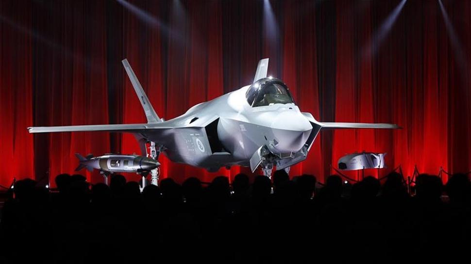 Dünyanın en pahalı savaş uçağı F-35 o ülkeye teslim edildi