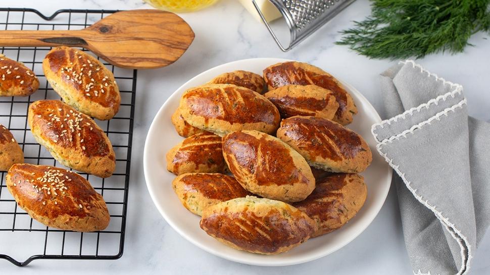 Kahvaltılık en kolay tarif: Puf puf mayalı poğaça tarifi! Ağızda dağılmasının püf noktası...