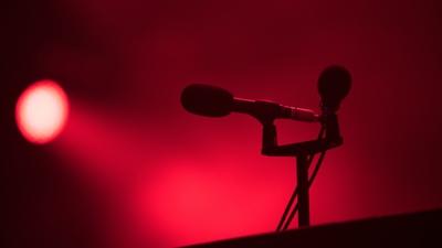 �z�c� haberi sosyal medyadan duyurdu! Kan kanserine yakalanan �nl� isim kim?