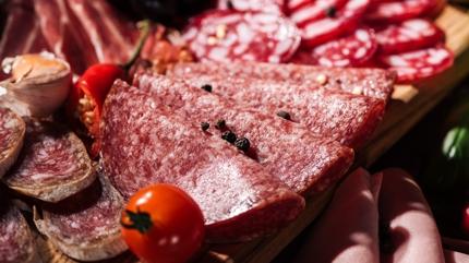 Kolon kanserinin ba�rol�nde oynuyorlar: Bu besinler kimyasal b�rak�yor