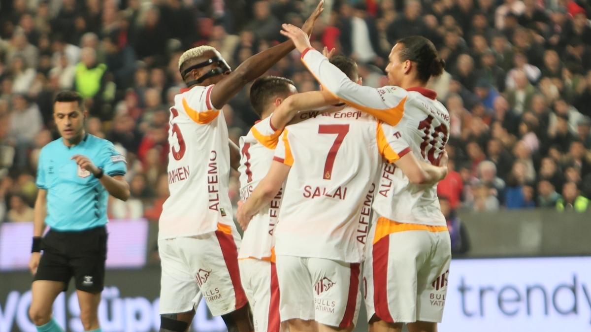 galatasaray ba�ak�ehir kupa foto�raflar� resimleri