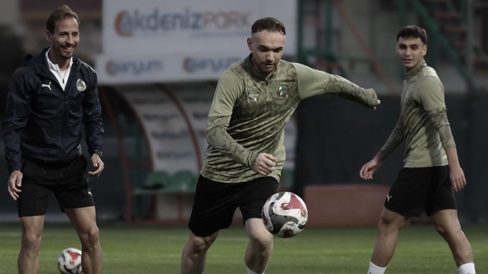 Alanyaspor'da Fatih Karagümrük maçının mesaisi başladı