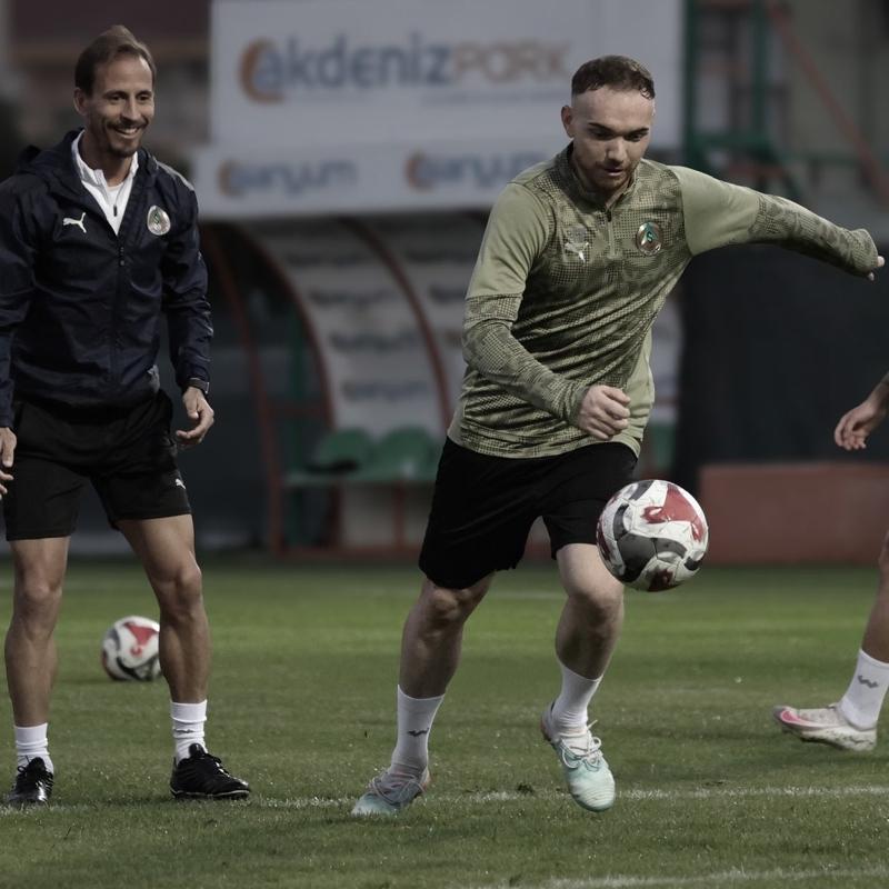 Alanyaspor'da Fatih Karag�mr�k ma��n�n mesaisi ba�lad�