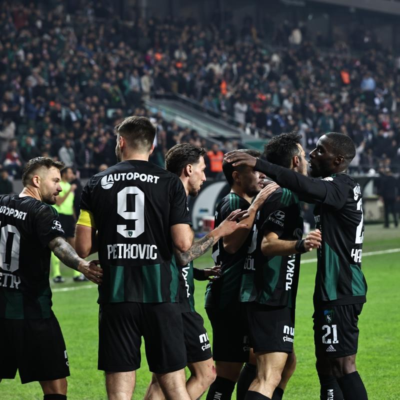 Kocaelispor'dan bir galibiyet daha! Antalyaspor'un d����� s�r�yor