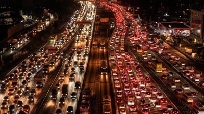 �stanbul'da trafik �ilesi bitmiyor! Yo�unluk havadan g�r�nt�lendi