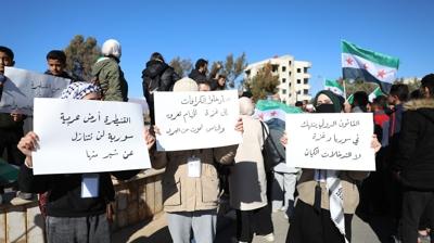 Suriye'deki sessiz ilerleyi�e isyan! Meydanlara ak�n ettiler