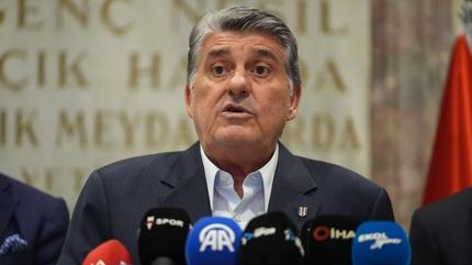 Be�ikta� Ba�kan� Serdal Adal�'dan hakem tepkisi! �Monit�rle d�d�kle durdurmaya �al���yorlar�