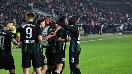 Kocaelispor'dan bir galibiyet daha! Antalyaspor'un d����� s�r�yor
