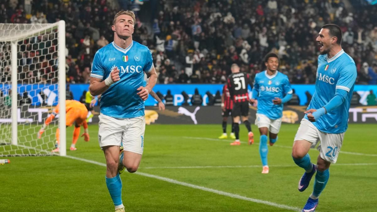 napoli milan futbol foto�raflar� resimleri